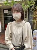 タイトな外ハネボブ_ミディアム_ショートカット_20代30代40代