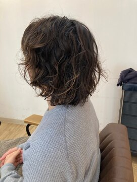 グランバイ アトリエドングリ(Grand × AtlierDonguri) お客様髪質改善データ1036(デザインパーマ)