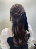 ねじりアレンジハーフアップ