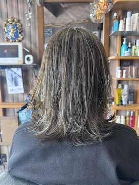 オーバーキャプテンネイキッド(OVER CAPTAIN NAKED) ♯ミディアム♯ニュアンスボブ♯ハイライト♯グレージュ♯ボブ