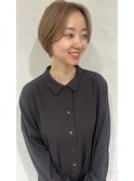 アッシュベージュ、前髪長めショートボブ、 クールショート