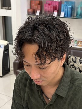 カペリベラ 寝屋川店(Capelli Bella) スパイラルパーマ/センターパート/メンズパーマ