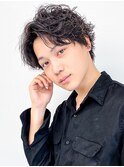 毛流れハンサムショートセンターパートメンズツイスパ黒髪