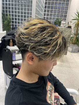 イリ(iLi) 【iLi×HIRAI】メンズハイライトフェザーパーマ