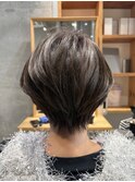 丸みとくびれをしっかり作る短めのショート