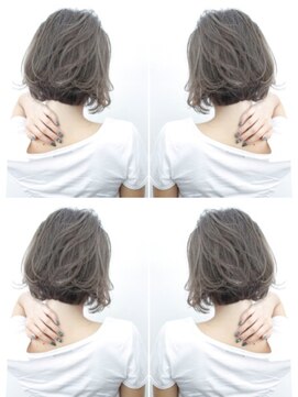 トルネード(TORNADO) 外国人風ボブ ハイライトグラデーション グレージュ　外ハネ