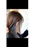 インナーカラーシルバーアッシュ