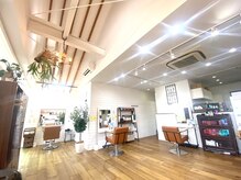 カンシャル(Kanshall)の雰囲気（開放感のある店内）