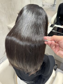 ロッタクッチ 表参道 青山(LOTTA CUCCI) ナチュラルブラック艶髪ストレート