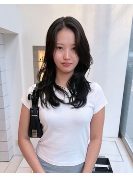 スノッブ(SNOB) 暗髪 レイヤーカット ミディアムヘア