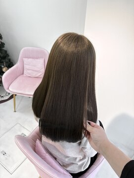 エラ(Ella) ブリーチなしで叶うオリーブベージュ♪