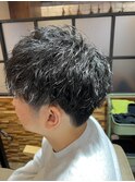スパイラルパーマツイストパーマアップバング短髪メッシュ