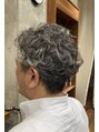 シルフィ(sylph) グレイヘアも素敵ですね、パーマやカット是非ご相談下さい。