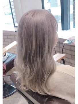 エイトセカンド 新宿三丁目店(EIGHT second) ホワイトグレージュ