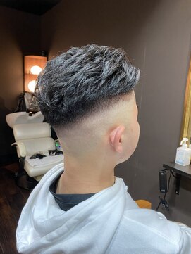 ナイロン(NYLON) フェード ユルパーマ