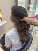 フレア(FLAiR)&nbsp;30代40代白髪ぼかしインナーラベージュカラーコテ巻き仕上げ