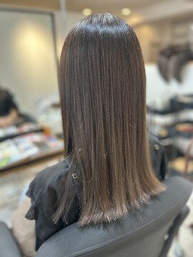 エフフォーユアヘアー(F for your hair) アッシュベージュ 切りっぱなし