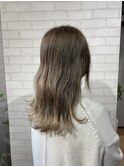 大人可愛い艶カラーカーキベージュブラウンウルフエンドカラー