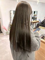 ミュラ(mulah)&nbsp;赤み消しカラーオリーブグレージュ＊艶髪ストレートロング