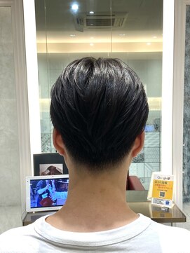 ザザ ZA/ZA 神楽坂 爽やかセンターパート×刈り上げ◎