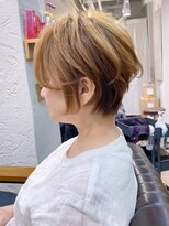 アヴァロン(AVALON)&nbsp;立体感・絶壁カバー・美シルエットくびれショートボブ【BISA】