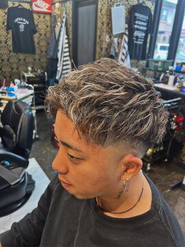 リベルテ(LIBERTE) ハイライト×スキンフェード