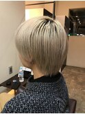 ホワイトベージュナチュラルショートムラシャン仕上げ