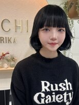 ハチ(HACHI)&nbsp;艶々柔らかブルーブラックくびれボブ