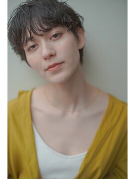 レジュアル(RESSUAL) グレージュ　大人かわいい　フェザーバング　マッシュショート