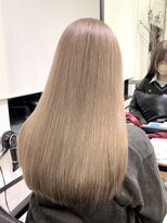 ジゼラ(GISELA)&nbsp;ミルクティーベージュ ミルクティーグレージュ ハイトーン