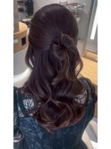 結婚式ヘアセット/大人可愛い巻きおろしハーフアップ