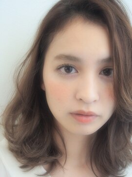 アットラブ バイ ベル(at'LAV by Belle) かき上げサイドパート