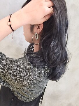 リルア 博多(LIRUA) ネイビーブルー