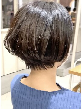 サーカス バイ ビュートリアム 青山(CIRCUS by BEAUTRIUM) 艶髪 ふんわり ショートヘア ショートボブ 透け感カラー