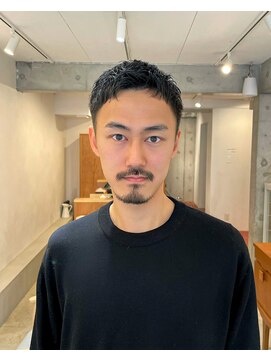 ツム(zum) 刈り上げフェードベリーショート束感