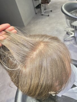 アース クロスガーデン川崎店(HAIR&MAKE EARTH) after→before右スワイプ【白髪ぼかしハイライト・脱白髪染め】