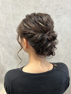 リースリー(Re.3 connecting beauty) ヘアセット、結婚式お呼ばれヘア