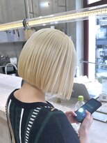 ヲタク(wotaku.) ブロンドカラーホワイトブリーチケアブリーチボブミニボブ