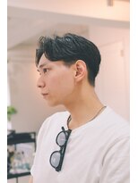 フェイヴィーズ(FavyS)&nbsp;ツーブロックセンターパート ニュアンスパーマ メンズヘア  大阪