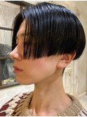 ハンサムショートブルーブラックワンカラー切りっぱなしボブ