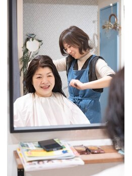 hair salon Calmerの写真/最初から最後まで一人のスタイリストが専任。細かな要望も伝わるマンツーマン施術！
