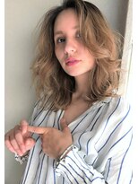 リマ(RIMA)&nbsp;RIMA】  切りっぱなしミディアム×抜け感ハイライト