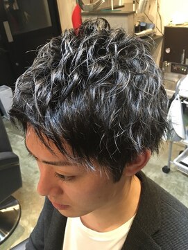 バーバー スタジオ ラフテル(Barber Studio RAFTEL) 束感ナチュラルパーマ
