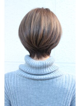 レウナ 外苑前(Reuna) ３０代４０代５０代大人可愛いショートボブ　シルエットが綺麗