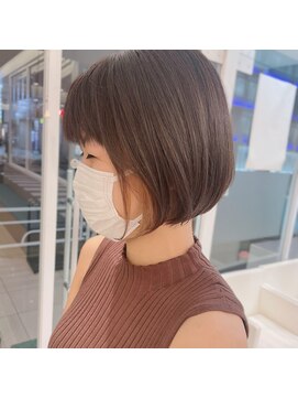 アッシュ 横浜店(Ash) 首が綺麗にみえるボブヘア