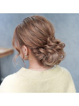 ミル(1001 mille) 大人っぽゆるふわシニヨンアレンジ【1001mille 】