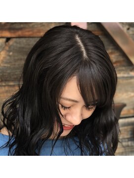 ユーリ(juli) ナチュラルストレートバング