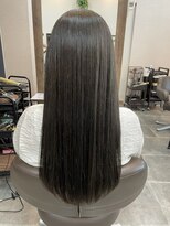 バセット バイ アルター 鎌取店(basset by aL-ter)&nbsp;斜めバング/グレージュカラー/デザインカラー/シルキーベージュ