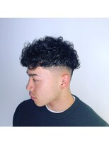 フランクスバーバーリザーブ 人形町店(FRANK’S BARBER RESERVE) スキンフェードスペインカール