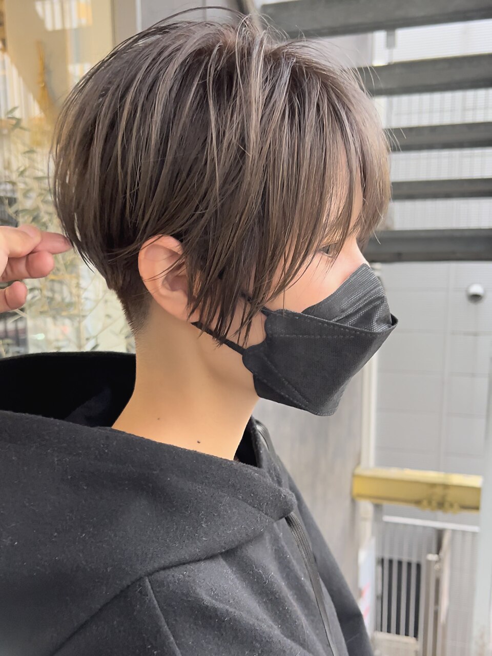 人毛 ショートボブ　少し明るめブラウン Ｍサイズ　前髪がおでこに貼り付かない 人毛 ショートボブ 少し明るめブラウン Mサイズ 前髪がおでこに